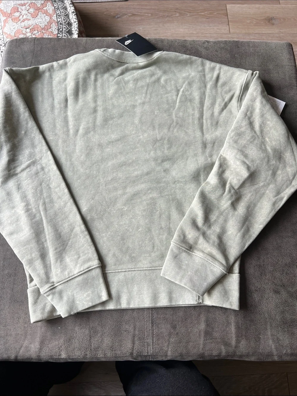 NEW! Limited edition Nike Women’s Crewneck Sweatshirt in Faded Olive Green. XS!